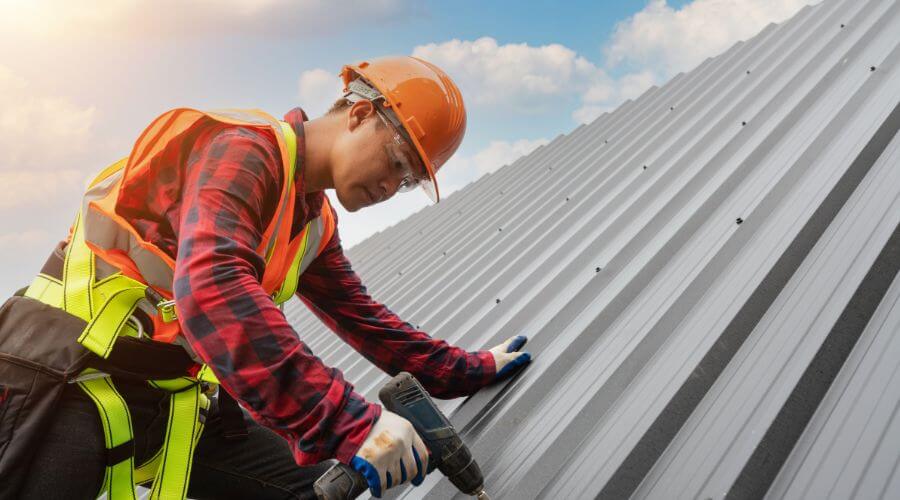 Professional Emergency Roof Repairs services in Fort Blackmore, VA